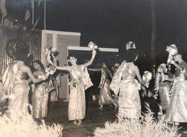 การแสดงของคณะนาฏศิลป์ไทย โรงเรียนผกาวลีนาฏดุริยางค์ แสดงที่โรงละคร บ้านบาตร