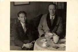 ภาพถ่ายอาจารย์ประสิทธิ์กับ Prof. Klaus Pringsheim