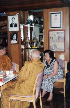 ภาพถ่ายทำบุญที่บ้าน 56 สุขุมวิท 39