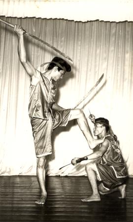 การแสดงของคณะนาฏศิลป์ไทย โรงเรียนผกาวลีนาฏดุริยางค์