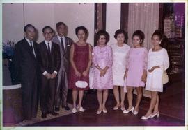 ภาพถ่าย อ.ประสิทธิ์ กับ อ.ลัดดา และลูกศิษย์