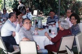 ภาพงานเลี้ยงแสดงความยินดีที่รับรางวัลศิลปินแห่งชาติ ที่บ้านพลเอก โชคชัย-วัลย์ดา หงส์ทอง