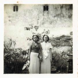 ภาพถ่าย อ.ลัดดา และ เพื่อน