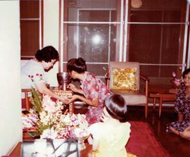 งานเลี้ยงวันเกิดครบรอบ 60 ปี อ.ลัดดา ศิลปบรรเลง ที่บ้านสุขุมวิท 39