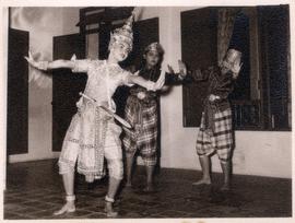 คณะนาฏศิลป์ไทย ผกาวลีนาฏดุริยางค์