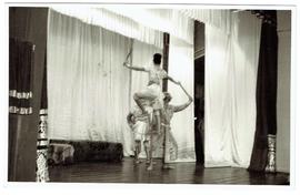 การแสดงของคณะนาฏศิลป์ไทย ผกาวลีนาฏดุริยางค์ ที่โรงละครบ้านบาตร