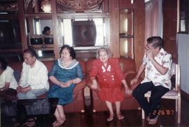 ภาพถ่ายครอบครัวศิลปบรรเลงที่บ้านสุขุมวิท39