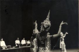 การแสดงดนตรีไทยและนาฏดุริยางค์ ที่โรงละครบ้านบาตร