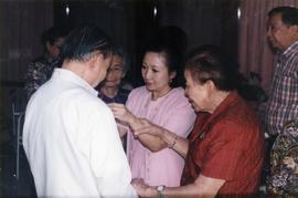 ภาพงานเลี้ยงแสดงความยินดีที่รับรางวัลศิลปินแห่งชาติ ที่บ้านพลเอก โชคชัย-วัลย์ดา หงส์ทอง