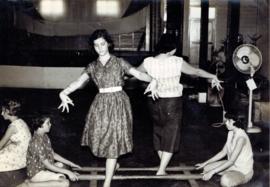 การฝึกซ้อมระบำกระทบไม้