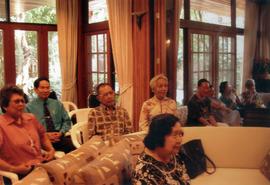 ภาพถ่ายอาจารย์ลัดดา (สารตายน) ศิลปบรรเลง ที่บ้านคุณอัปสร