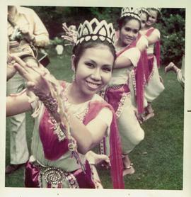 ภาพถ่าย ปานจิตต์ สนพิบูลย์ และ แต๋ว ระบำฉิ่ง ปี 1974