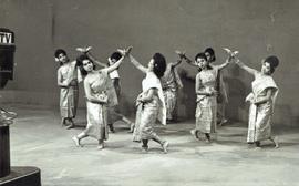 คณะละครผกาวลีออกโทรทัศน์