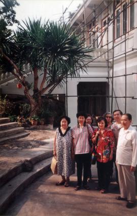 อ.ลัดดา อ.ประสิทธิ์ กุลธร วัลย์ลดา และญาติ ท่องเที่ยวในจังหวัดทางภาคเหนือ