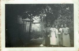 ภาพถ่าย อ.ลัดดา และ เพื่อนๆ