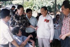 ภาพงานเลี้ยงแสดงความยินดีที่รับรางวัลศิลปินแห่งชาติ ที่บ้านพลเอก โชคชัย-วัลย์ดา หงส์ทอง