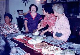 อ.ลัดดา และ เพื่อนนักเรียนเก่า เบญจมะราชาลัย