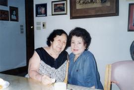 ภาพถ่าย อ.ลัดดา กับ ลูกศิษย์ สวลี ผกาพันธ์