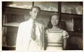 ภาพอาจารย์ประสิทธิ์ กับ อาจารย์ลัดดา ก่อนแต่งงาน