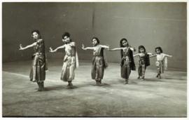 โรงเรียนผกาวลีนาฏดุริยางค์