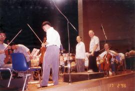 ภาพการอัดซีดีเพลง ชุด เสี่ยงเทียน ที่มหาวิทยาลัยหัวเฉียว