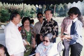 ภาพงานเลี้ยงแสดงความยินดีที่รับรางวัลศิลปินแห่งชาติ ที่บ้านพลเอก โชคชัย-วัลย์ดา หงส์ทอง