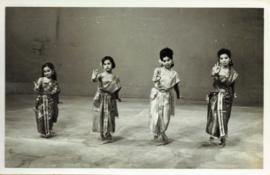 โรงเรียนผกาวลีนาฏดุริยางค์