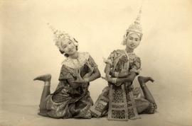 ภาพถ่าย เกษแก้ว มาศะวิสุทธิ์ และ เสาวภาคย์ อนันตศัพท์