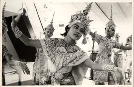 การแสดงของคณะนาฏศิลป์ไทย โรงเรียนผกาวลีนาฏดุริยางค์