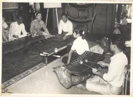 Anne Baxter นางเอกภาพยนตร์ hollywood มาชมนาฎศิลป์ผกาวลีที่บ้านบาตร