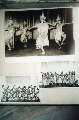 การแสดงของคณะนาฏศิลป์ไทย ผกาวลีนาฏดุริยางค์ ที่โรงละครบ้านบาตร