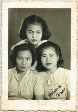 ภาพถ่ายเพื่อนของอาจารย์ลัดดา