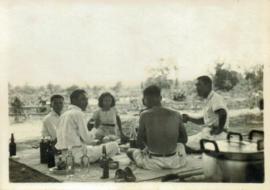 ภาพอาจารย์ประสิทธิ์ กับ อาจารย์ลัดดา