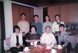 ภาพผู้แสดงความยินดี