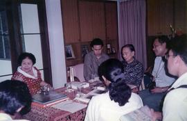 ผู้สนใจงานประพนธ์ของ อ.ประสิทธิ์ มาพบที่บ้าน