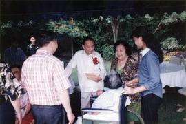 ภาพงานเลี้ยงแสดงความยินดีที่รับรางวัลศิลปินแห่งชาติ ที่บ้านพลเอก โชคชัย-วัลย์ดา หงส์ทอง