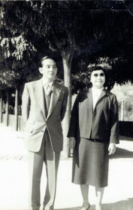 ภาพอาจารย์ประสิทธิ์ กับ อาจารย์ลัดดา ในต่างประเทศ