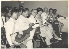 EDWARD G. ROBINSON นั่งชมนาฎศิลป์และดนตรีไทย ที่เวทีละครในบ้านบาตร