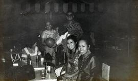 งานเลี้ยงที่บ้าน 56 สุขุมวิท 39