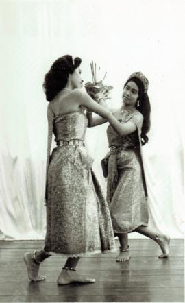 โรงเรียนผกาวลีนาฏดุริยางค์