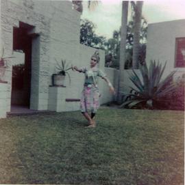 ภาพถ่าย สายสมร ฉ่ำมาลี สมาชิกของคณะละครผกาวลี