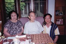 ภาพอาจารย์ประสิทธิ์ กับ อาจารย์ลัดดา ที่บ้านในซอยสุขุมวิท39