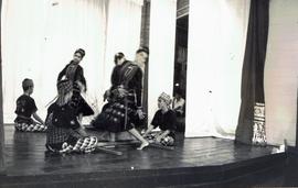 การแสดงของคณะนาฏศิลป์ไทย ผกาวลีนาฏดุริยางค์ ที่โรงละครบ้านบาตร