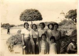 ภาพถ่าย อ.ลัดดา และ เพื่อนๆ