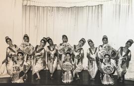 การแสดงของคณะนาฏศิลป์ไทย โรงเรียนผกาวลีนาฏดุริยางค์