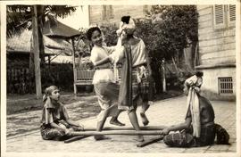 การแสดงของคณะนาฏศิลป์ไทย โรงเรียนผกาวลีนาฏดุริยางค์