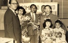 อ.ลัดดา กับ อ.ประสิทธิ์ และ K.Sakakibara ณ กรุงโตเกียว