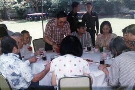 ภาพงานเลี้ยงแสดงความยินดีที่รับรางวัลศิลปินแห่งชาติ ที่บ้านพลเอก โชคชัย-วัลย์ดา หงส์ทอง