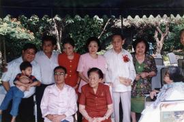 ภาพงานเลี้ยงแสดงความยินดีที่รับรางวัลศิลปินแห่งชาติ ที่บ้านพลเอก โชคชัย-วัลย์ดา หงส์ทอง