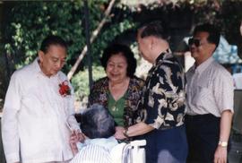 ภาพงานเลี้ยงแสดงความยินดีที่รับรางวัลศิลปินแห่งชาติ ที่บ้านพลเอก โชคชัย-วัลย์ดา หงส์ทอง